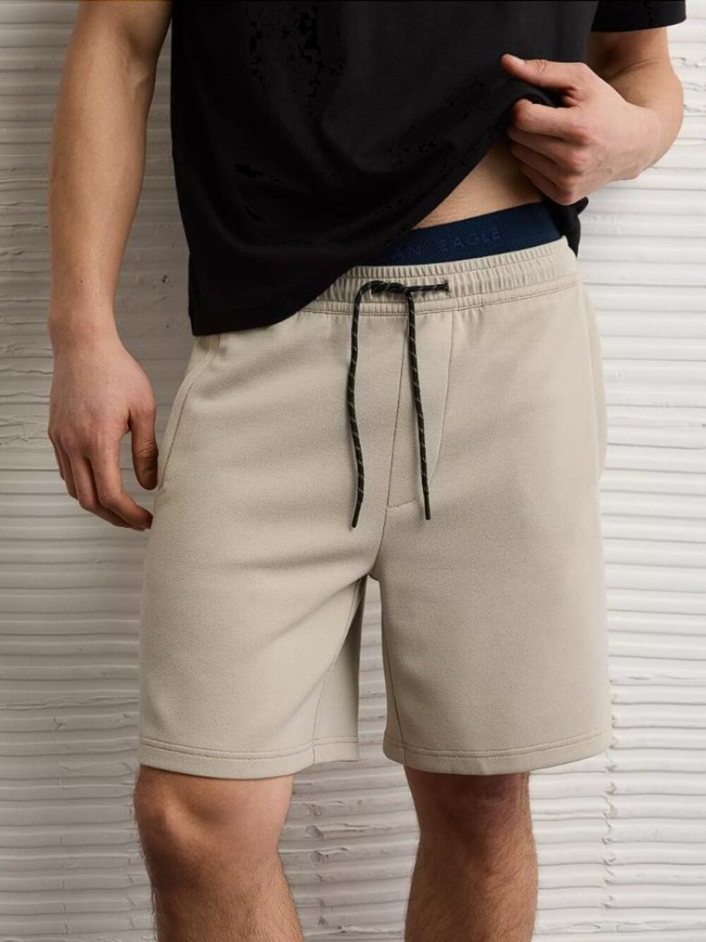 AMERICAN EAGLE Men's AE 24/7 Sweat Short Size S in Tan